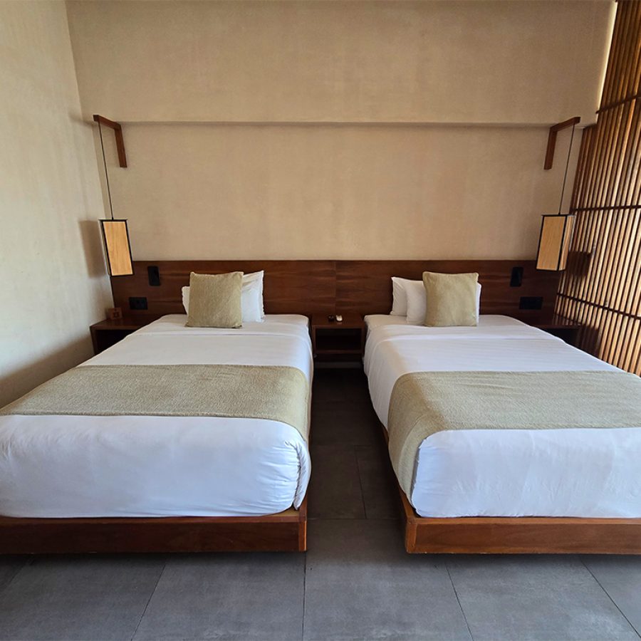 0_0004_Junior Suite Two Double Beds I 04