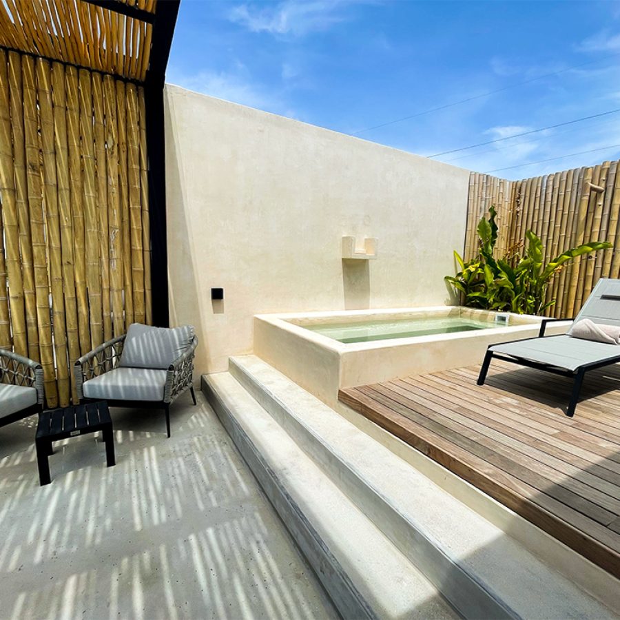 0_0004_Master Suite Rooftop And Minipool I 03